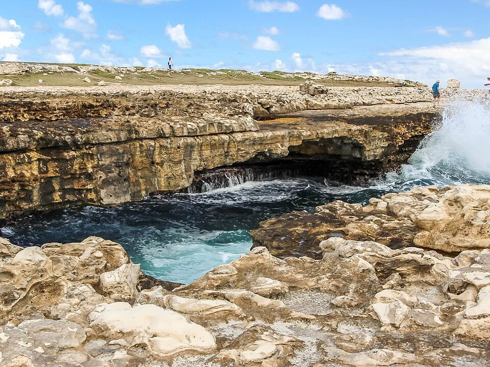 Devil's Bridge, Costa leste, perto de Willikies