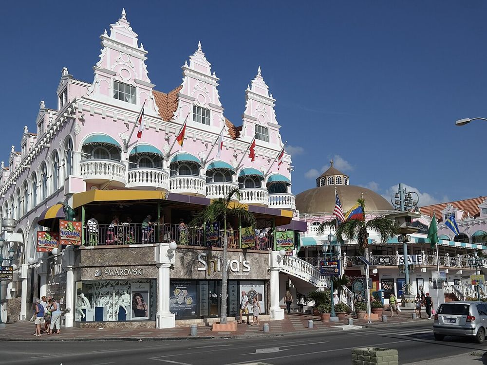 Oranjestad, A capital, costa oeste