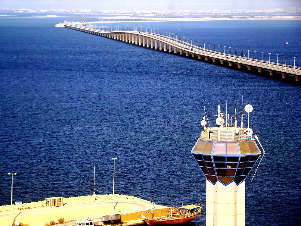 La calzada del Rey Fahd, Costa oeste, hacia Arabia Saudí
