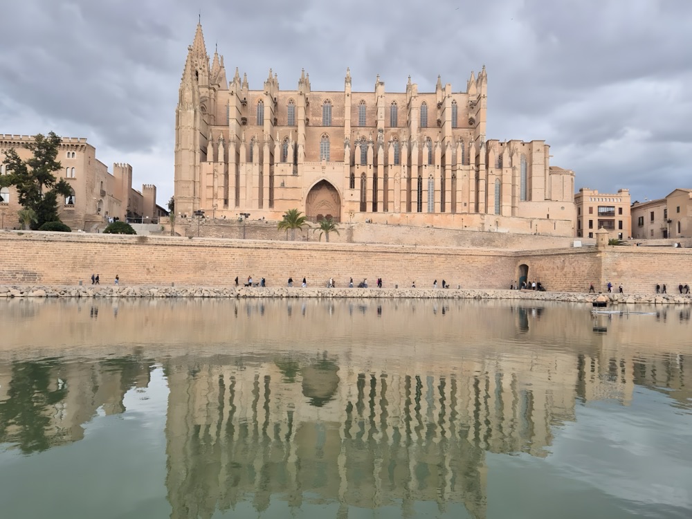 Palma Cathedral reflected in the lake of the Parc de la Mar