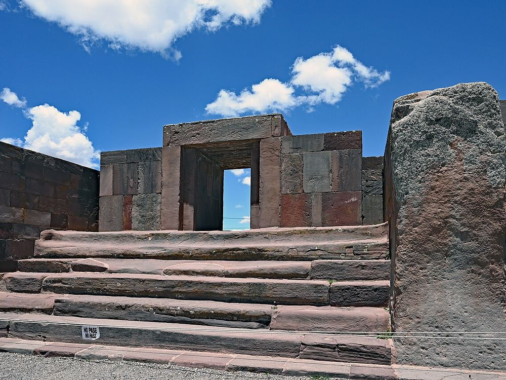 Tiwanaku, A ovest di La Paz