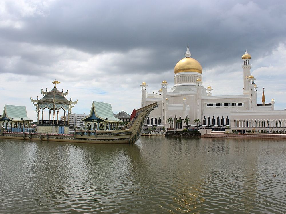 De Omar Ali Saifuddienmoskee, Bandar Seri Begawan