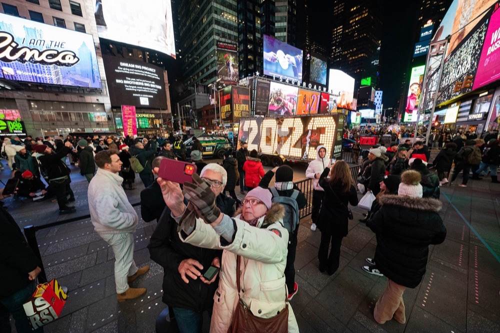 The ball and the crowd, Times Square, Broadway at 43rd Street