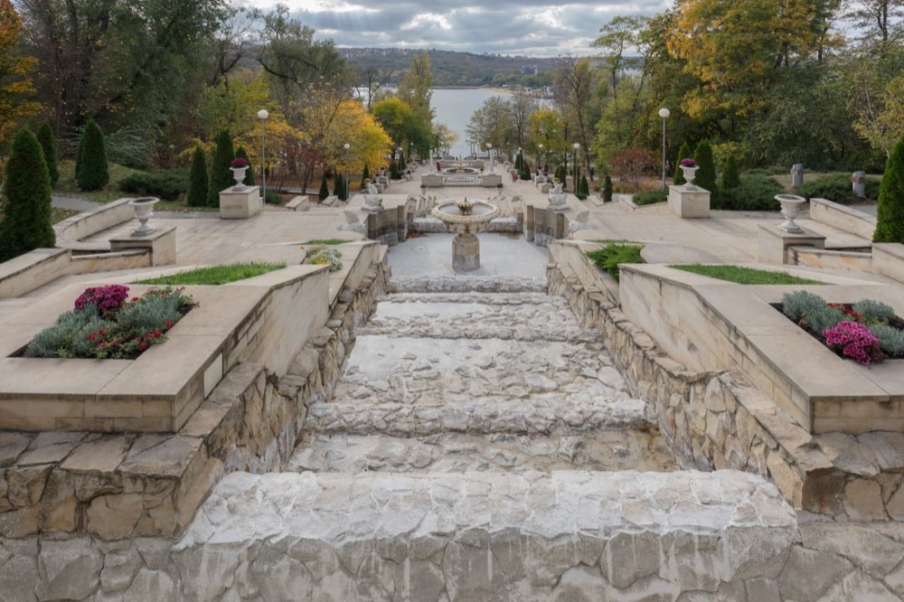 Valea Morilor lake, Valea Morilor park, on the edge of the centre