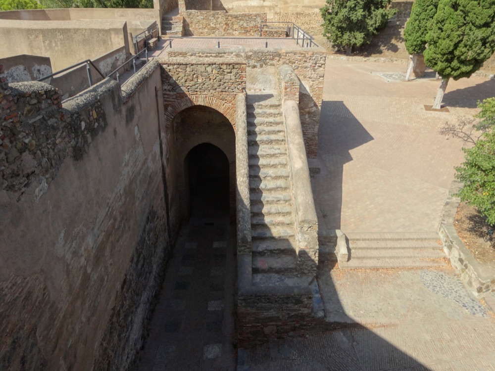 Gibralfaro castle, Hilltop above the Alcazaba