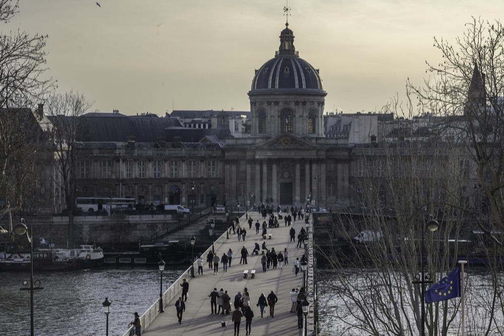 The Seine quays and the Pont des Arts, Île de la Cité and the Left Bank