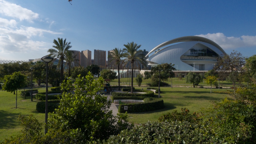 The Turia gardens, Along the old riverbed