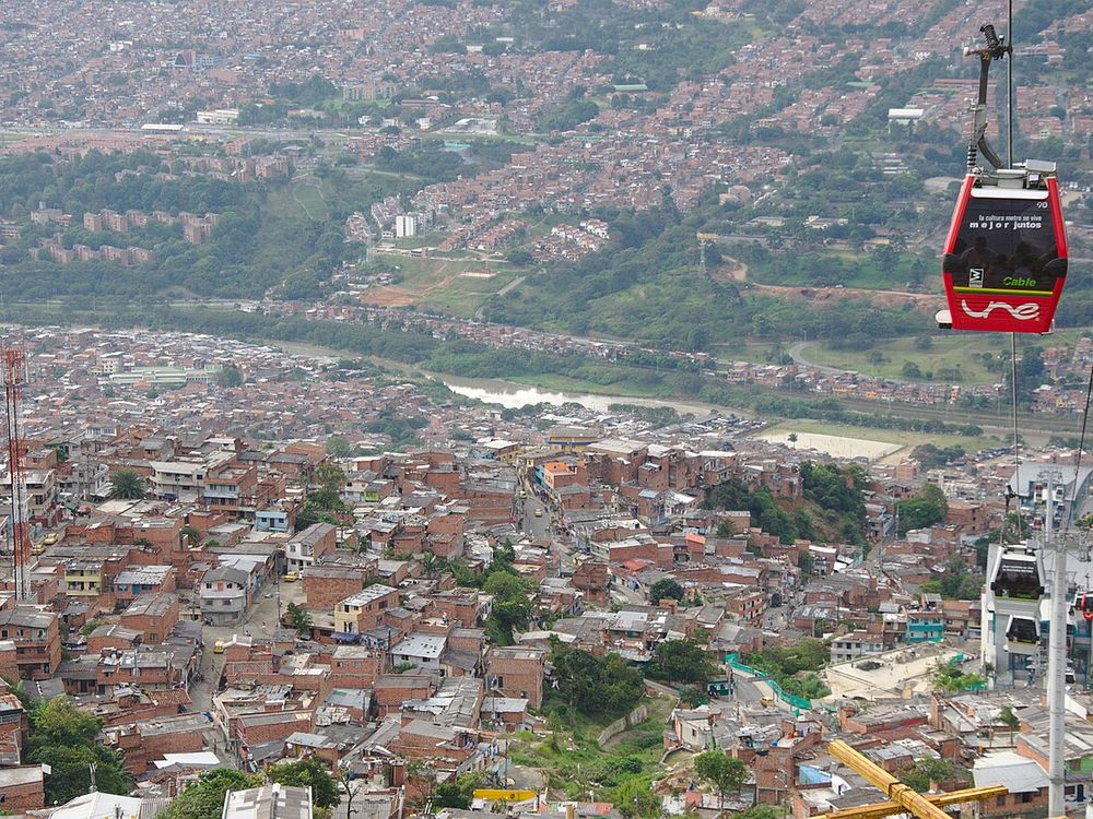 El Metrocable sobre les comunes, Medellín