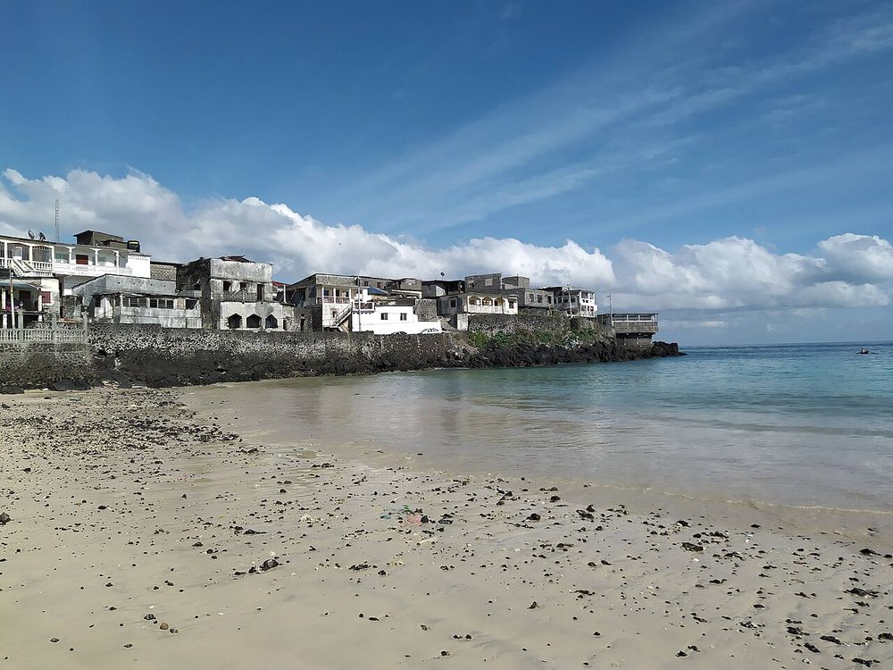 La spiaggia di Itsandra, Appena a nord di Moroni