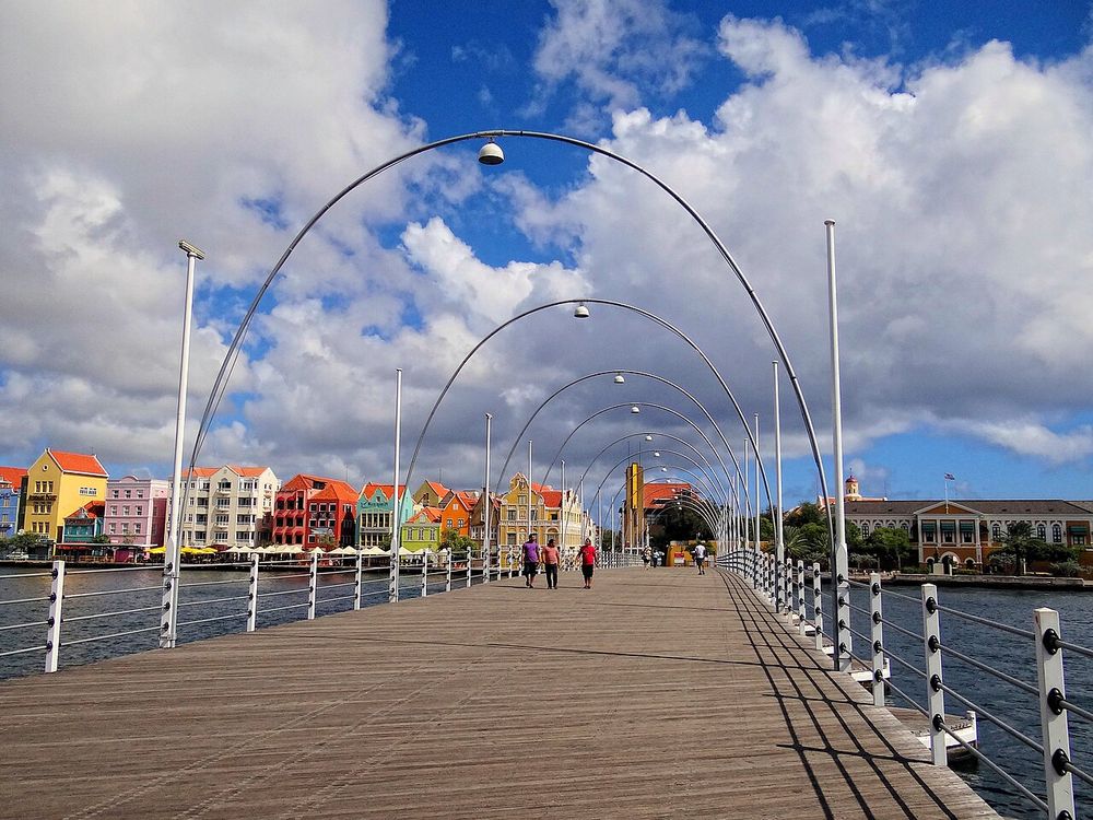 Koningin Emmabrug, Willemstad