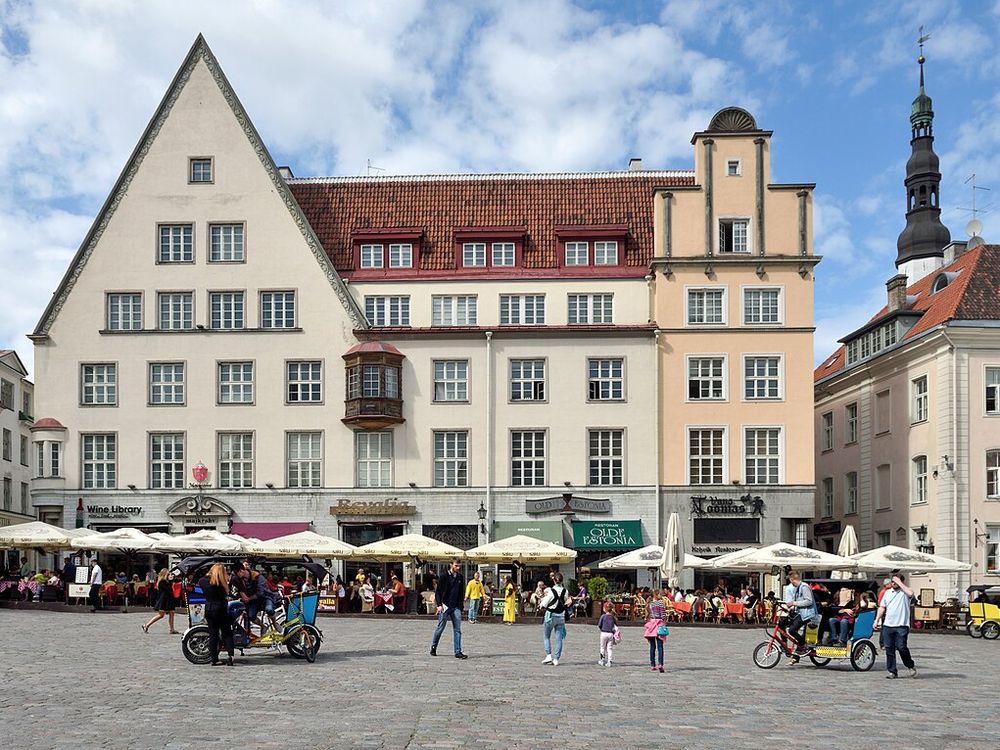 La plaza del Ayuntamiento, Tallin