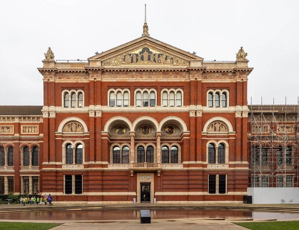 V&A South Kensington, Cromwell Road