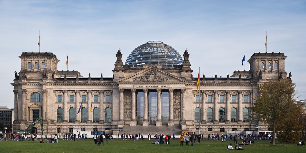 Reichstag, Tiergarten, next to the start