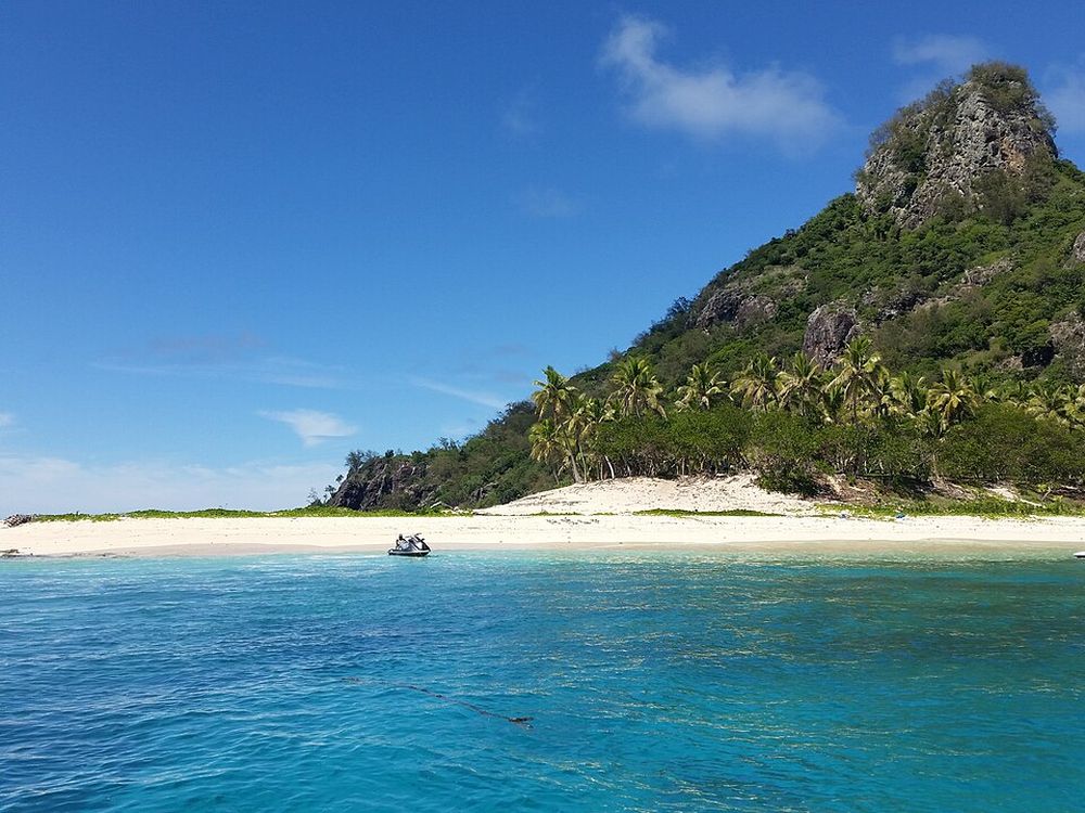 Monuriki e le isole Mamanuca, Al largo di Nadi