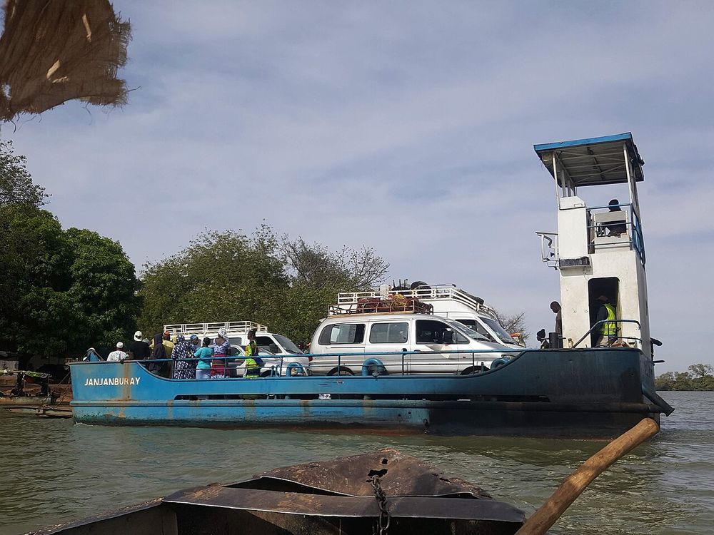 Janjanbureh, Ilha MacCarthy, rio acima