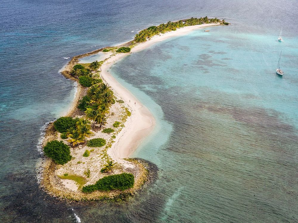 Sandy Island, Al largo di Hillsborough, Carriacou