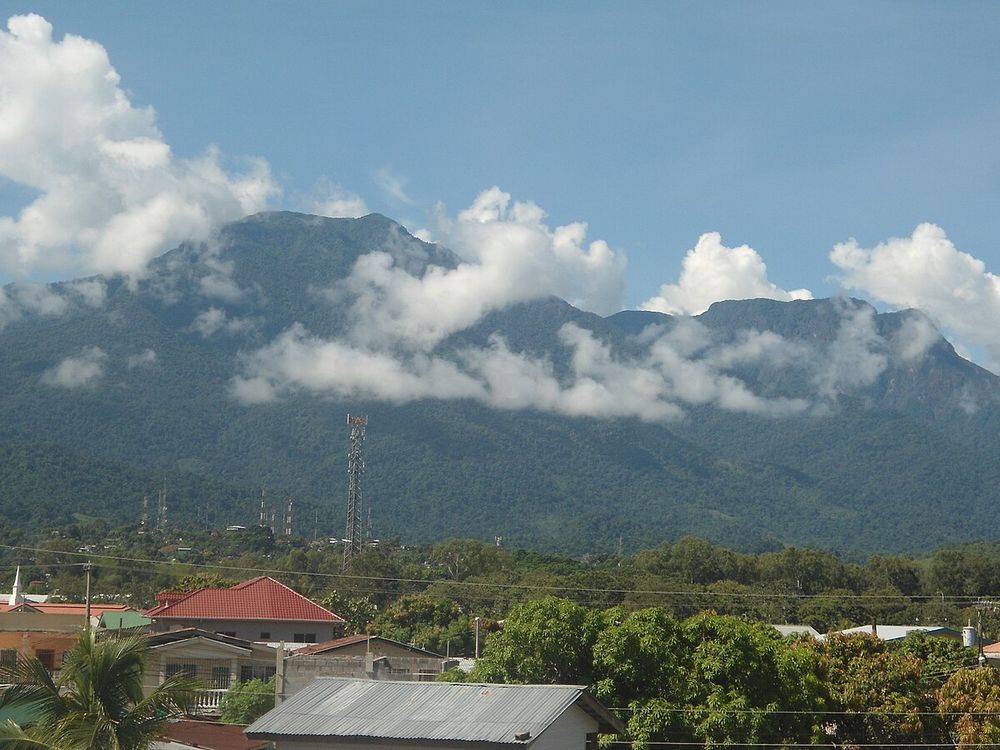 Parque Nacional Pico Bonito, Cerca de La Ceiba