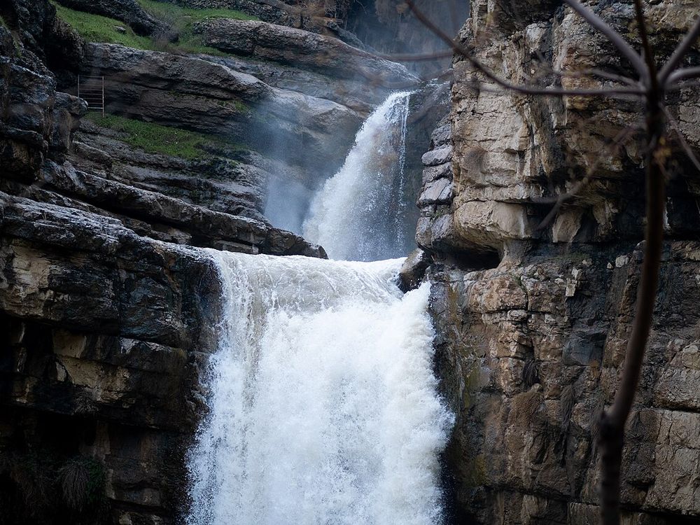 La cascada de Gali Ali Beg, Carretera de Rawanduz, gobernación de Erbil