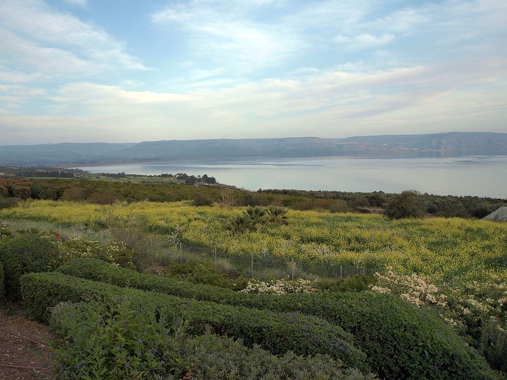 Il lago di Tiberiade, Tiberiade e la sponda nord