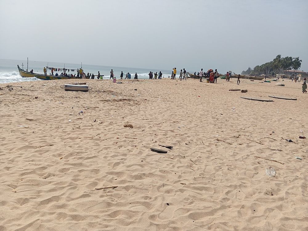 Grand-Bassam, Leste de Abidjan