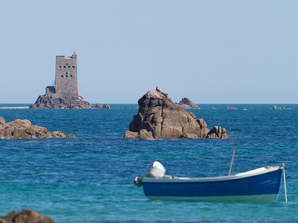 Seymour Tower, al largo di La Rocque, Grouville