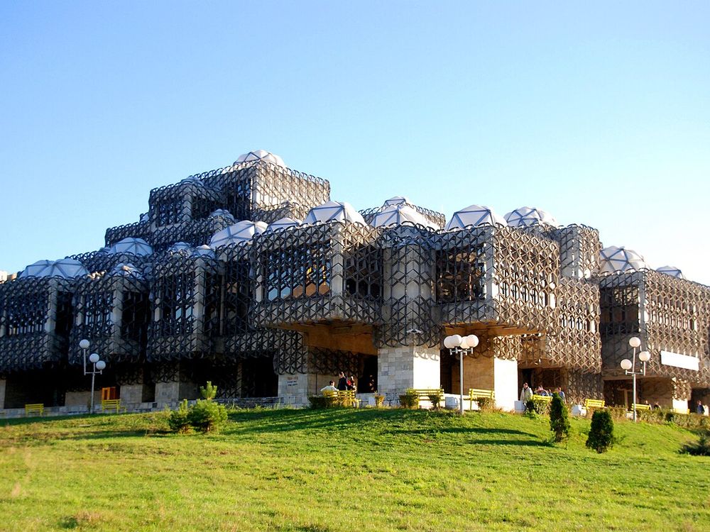 La Biblioteca nazionale, Pristina