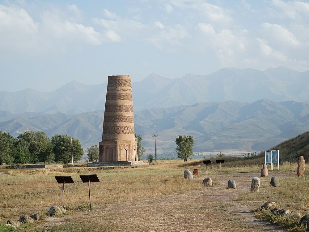 La torre de Burana, Cerca de Tokmok, valle de Chuy