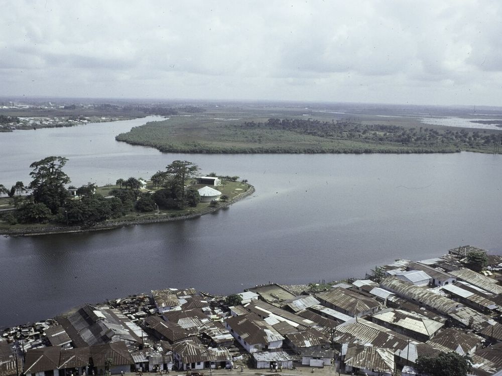 A ilha Providence, Rio Mesurado, Monróvia