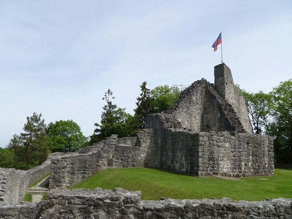 Le rovine dei castelli di Schellenberg, Schellenberg