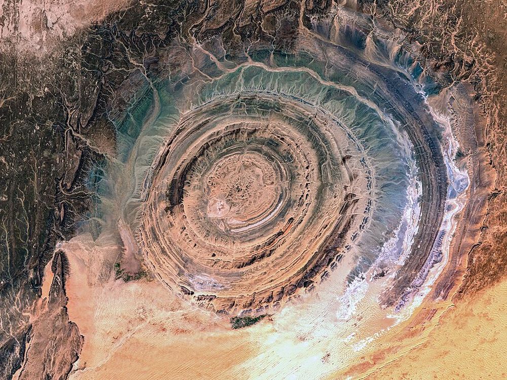 La estructura de Richat, el Ojo del Sahara, Cerca de Uadane