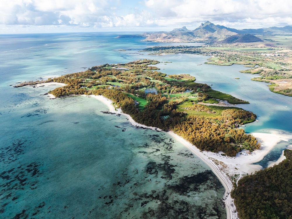 L'Île aux Cerfs, Al largo della costa est