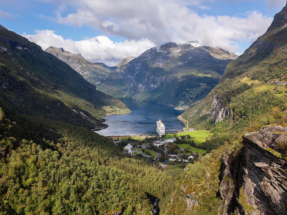 Il Geirangerfjord, Sunnmøre