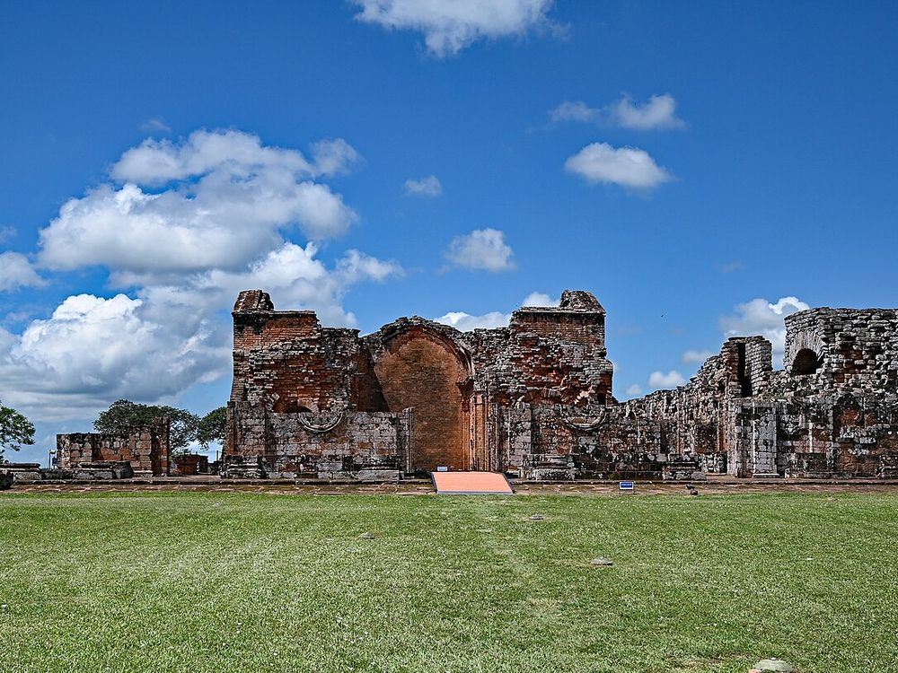Missione gesuita di La Santisima Trinidad de Parana, Vicino a Encarnacion