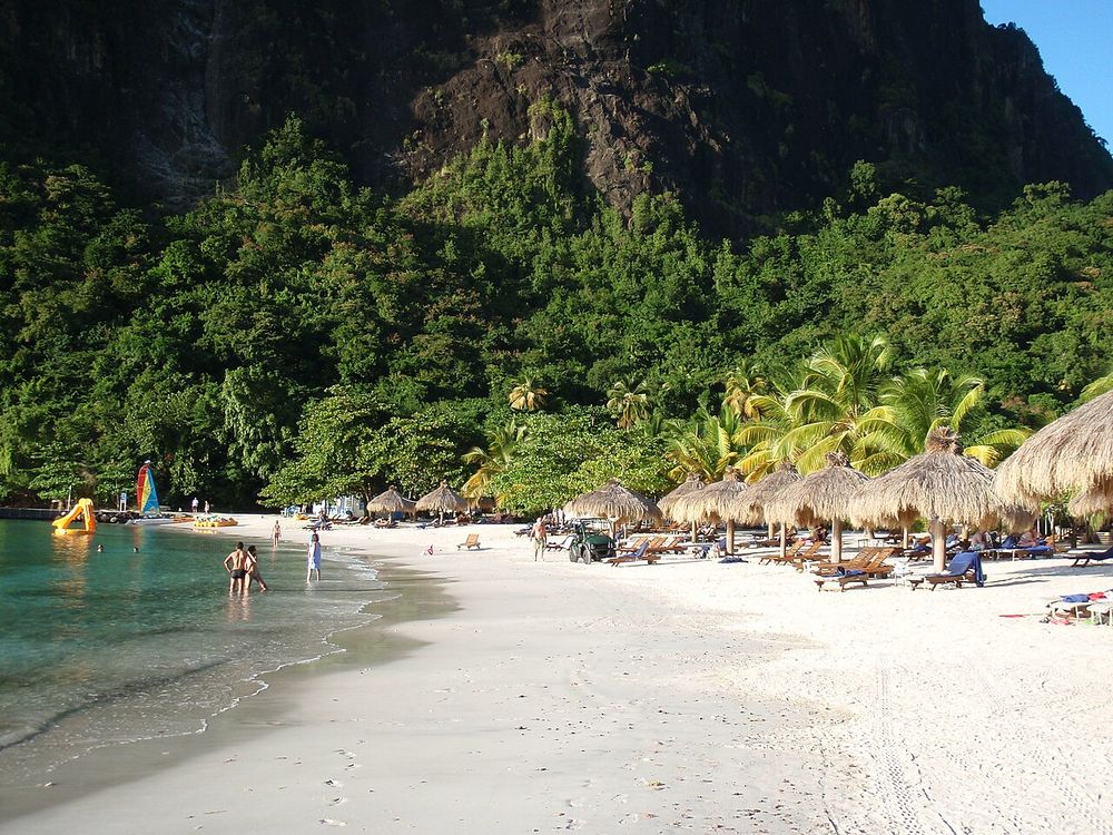 Sugar Beach, Zwischen den Pitons