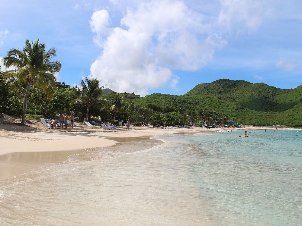 Anse Marcel, Costa nord