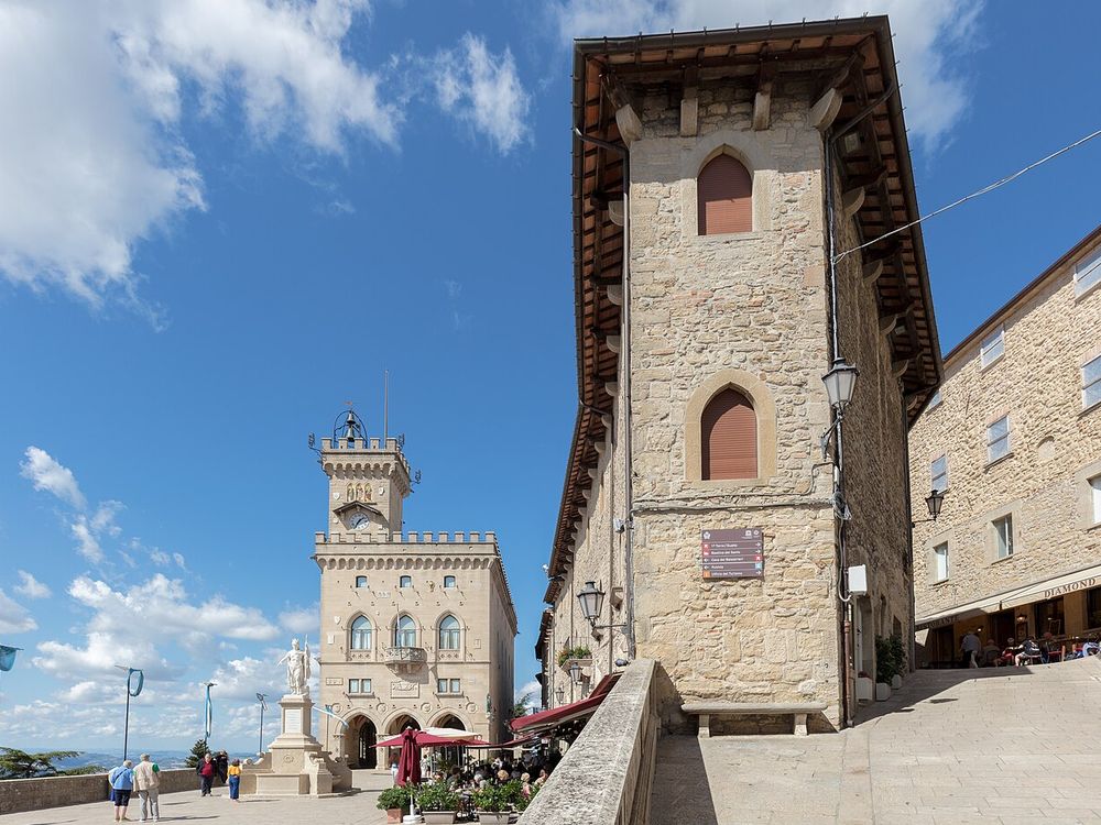 Piazza della Libertà e il Palazzo Pubblico, Città di San Marino