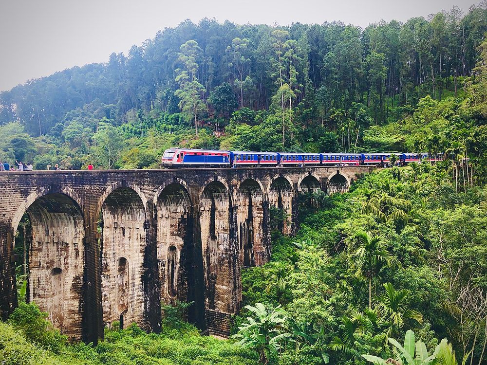 Il Nine Arch Bridge, Ella