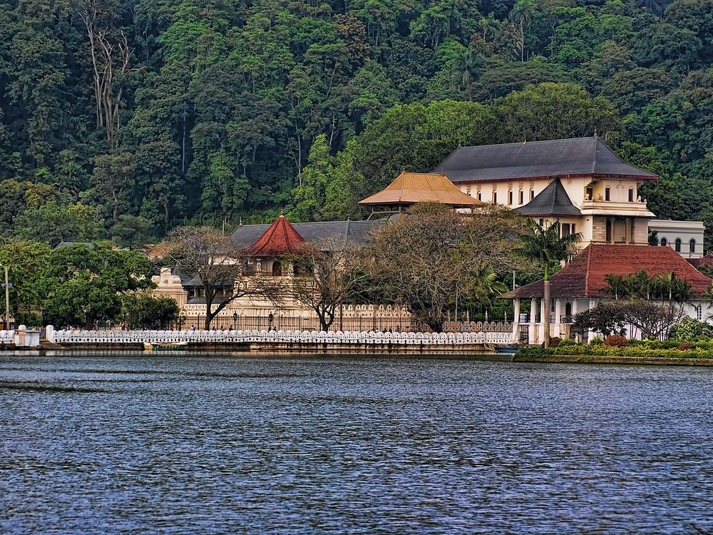 Il Tempio del Dente, Kandy
