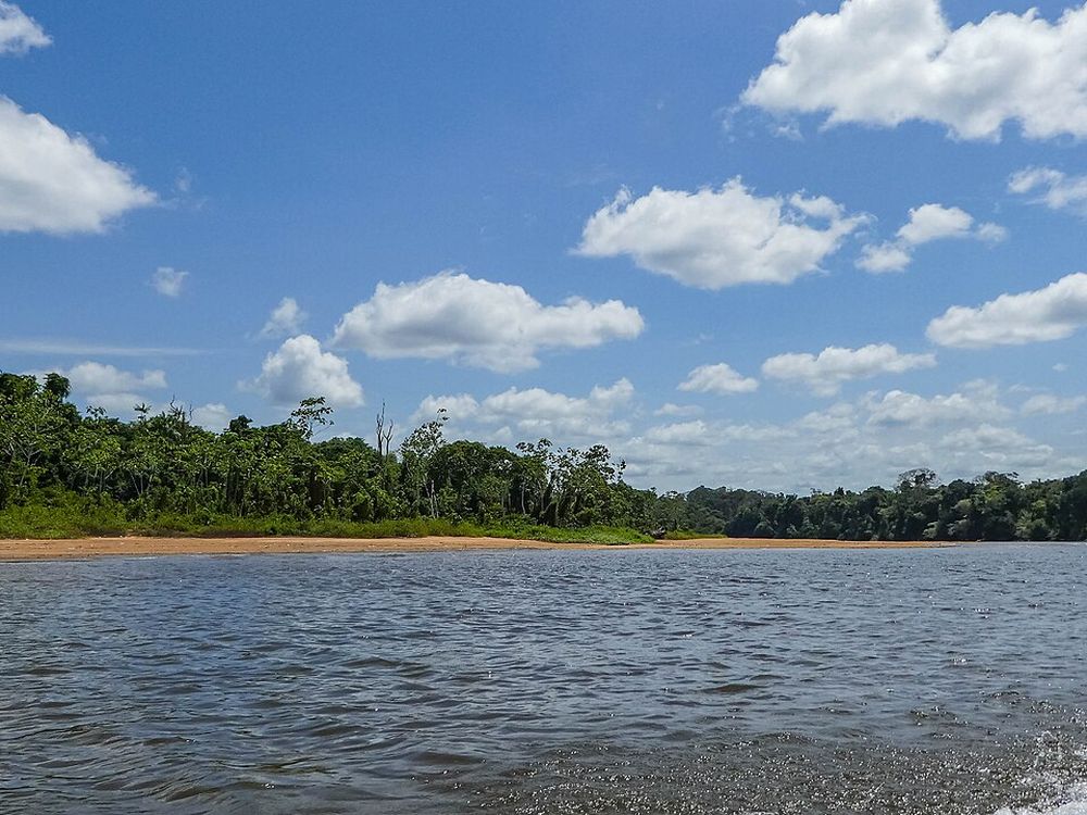El alto río Surinam, Río arriba desde Atjoni