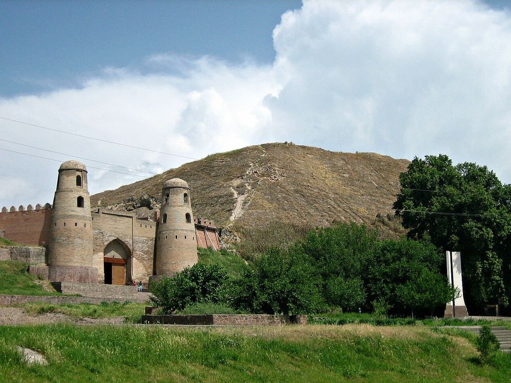 La fortaleza de Hisor, Hisor, al oeste de Dusambé