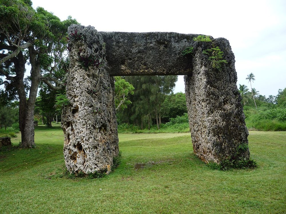 Ha'amonga 'a Maui, Niutoua, nord-est di Tongatapu
