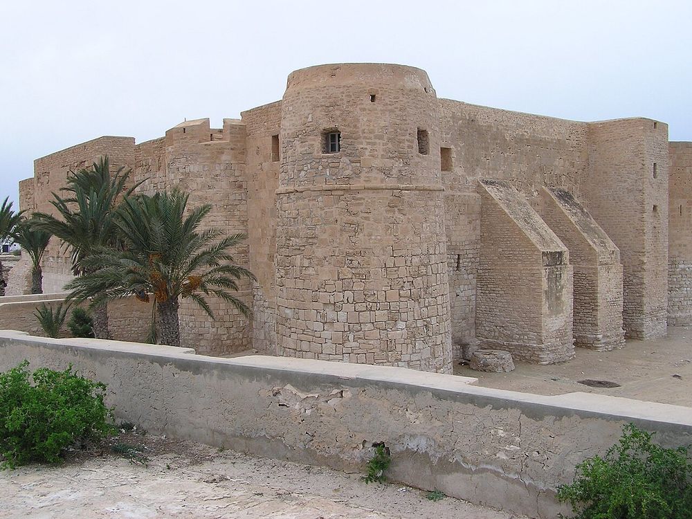 Houmt Souk y Borj El Kebir, Yerba