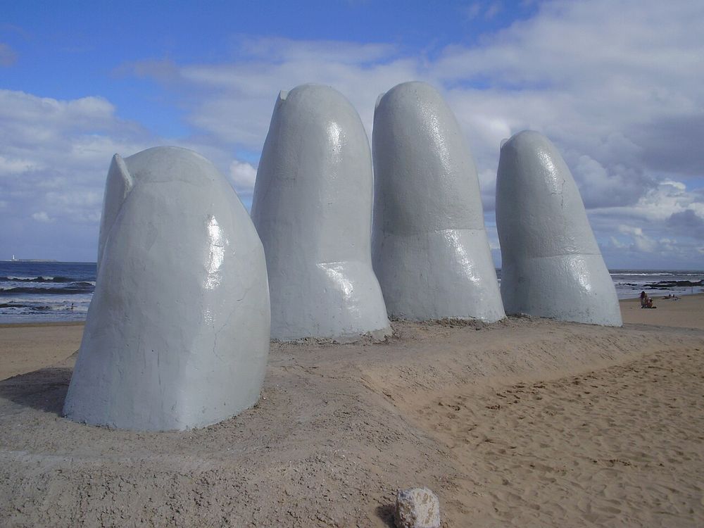 La Mano sulla Playa Brava, Punta del Este