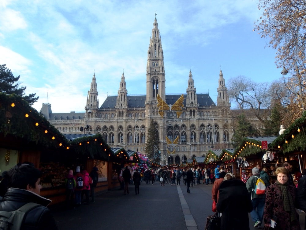 The Christmas market at the Rathaus, Rathausplatz